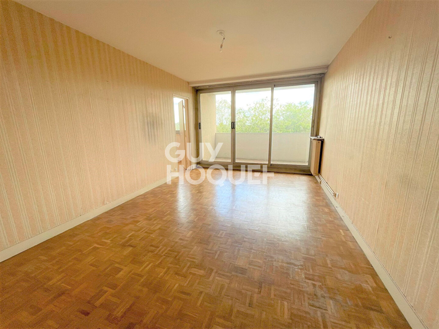 APPARTEMENT 4 PIECES AVEC PARKING CAVE ET TERRASSE