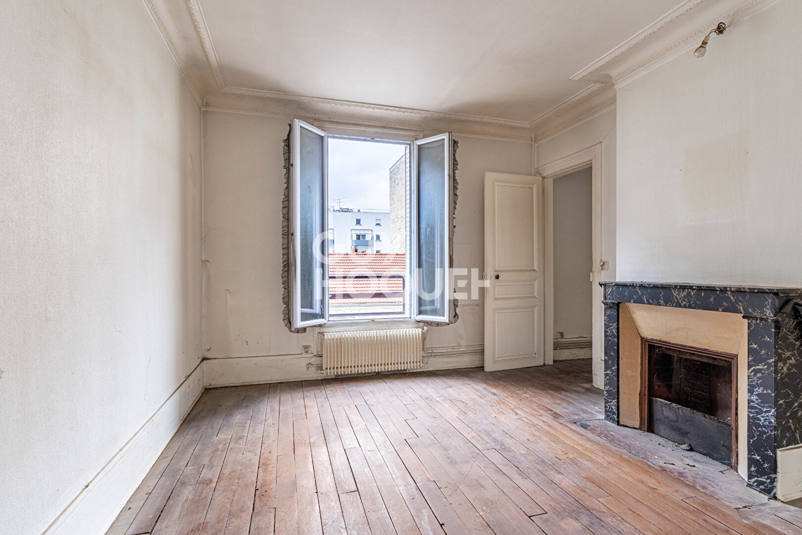 APPARTEMENT 2 PIECES - PROCHE METRO GABRIEL PERI