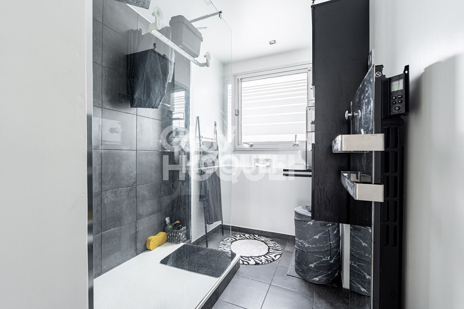 Appartement  2 pièces / terrasse, balcon, cave et parking