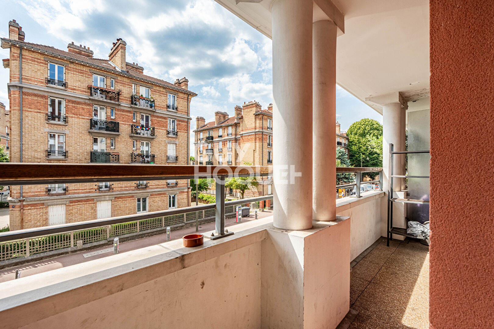 APPARTEMENT 5 PIECES - 4 CHAMBRES - PARKING, BALCON ET CAVE