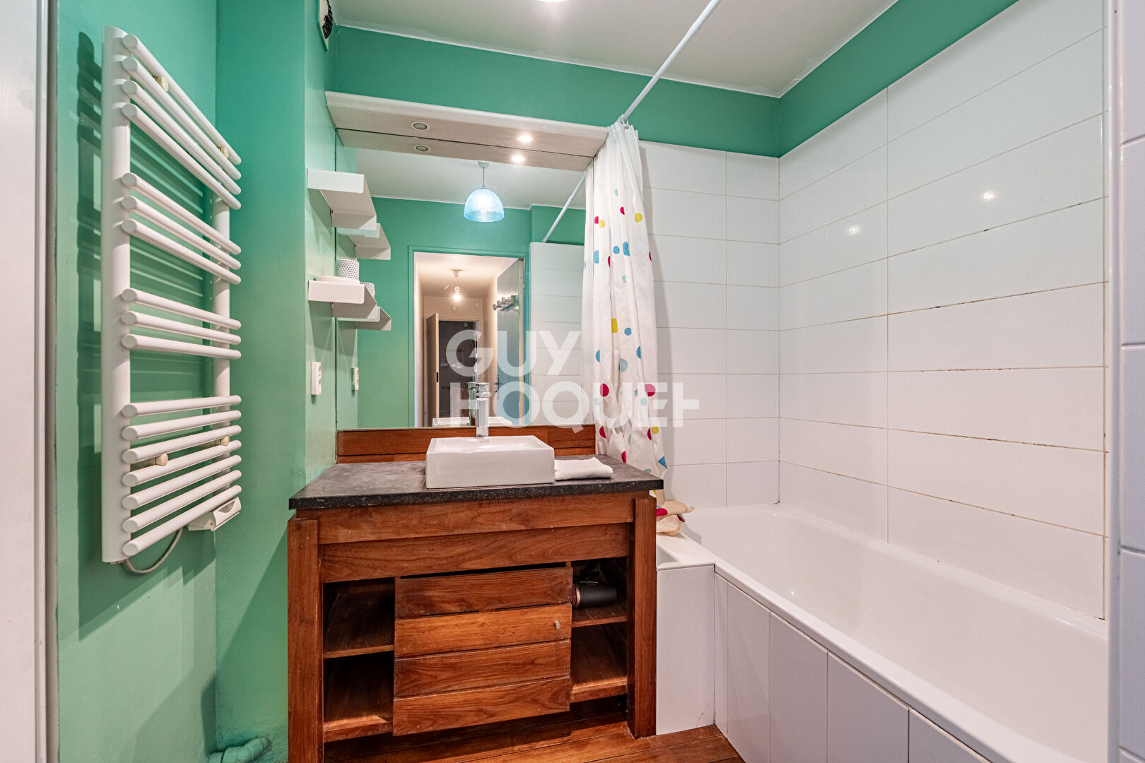 APPARTEMENT 5 PIECES - 4 CHAMBRES - PARKING, BALCON ET CAVE