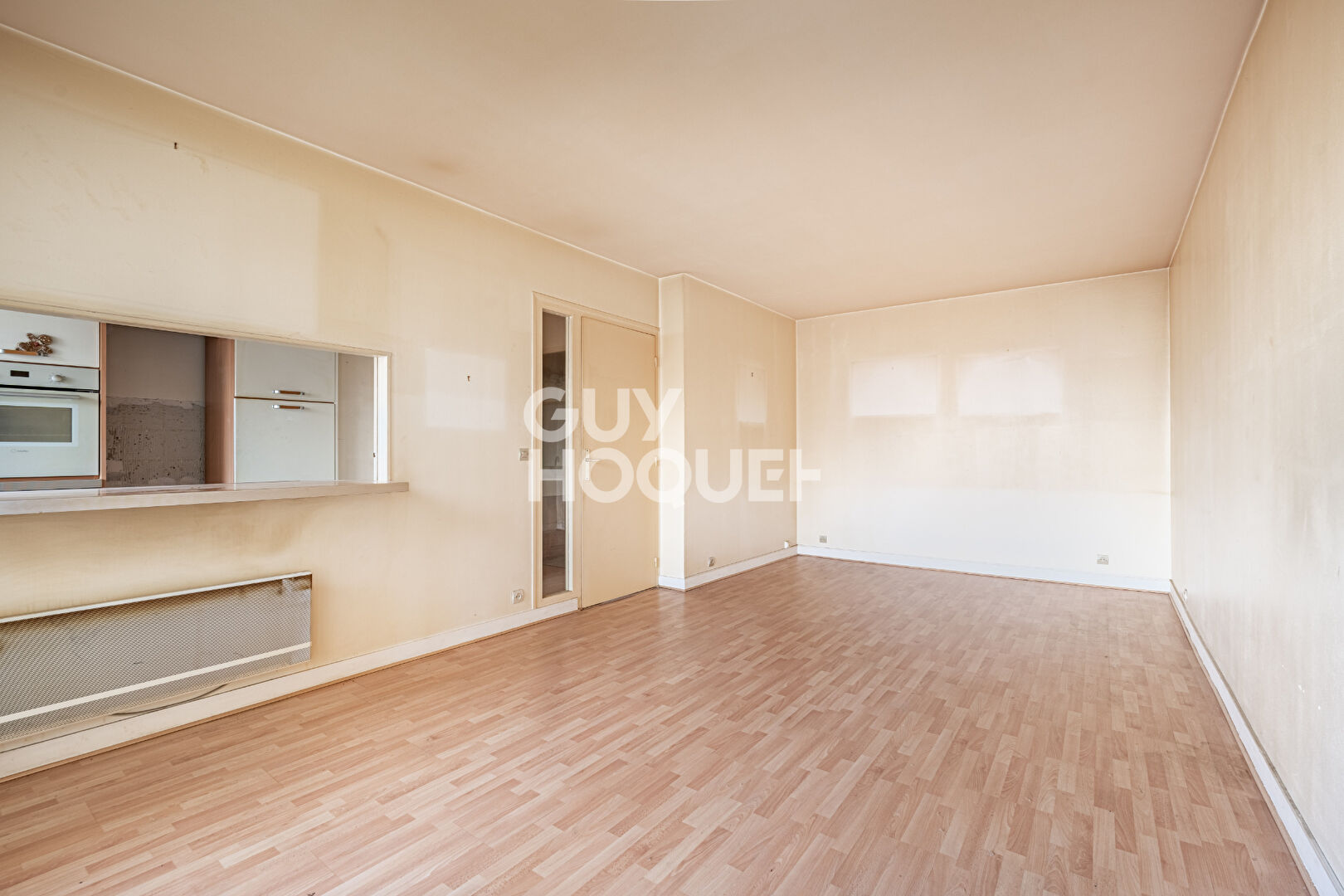 2 PIECES AVEC BALCON CAVE ET PARKING EN SOUS-SOL