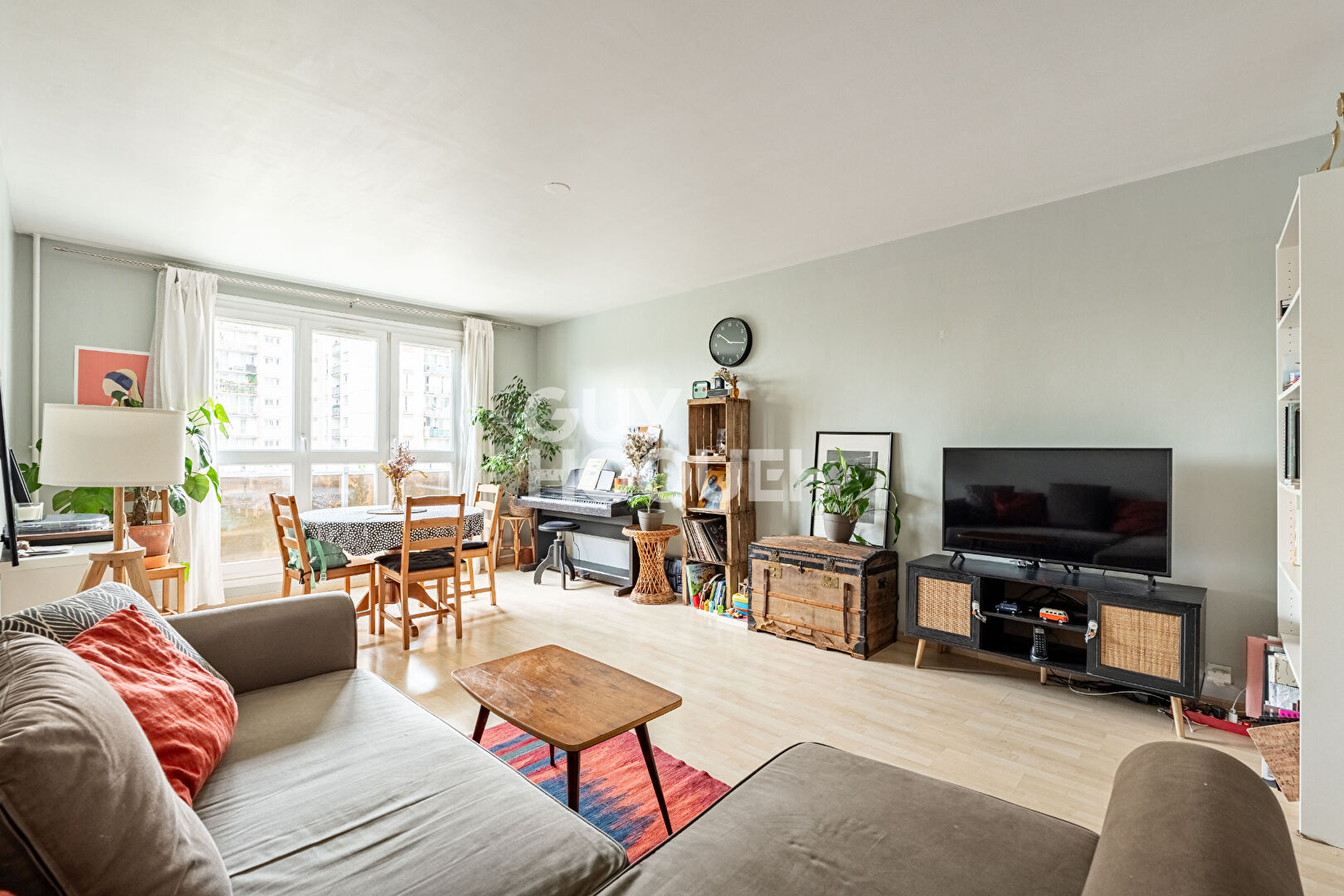 APPARTEMENT 3 PIECES AVEC CAVE ET PARKING