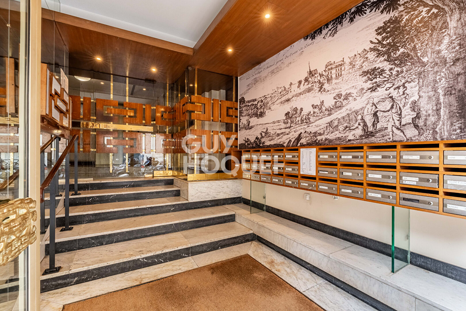 APPARTEMENT 2 PIECES AVEC JARDIN, PARKING ET CAVE