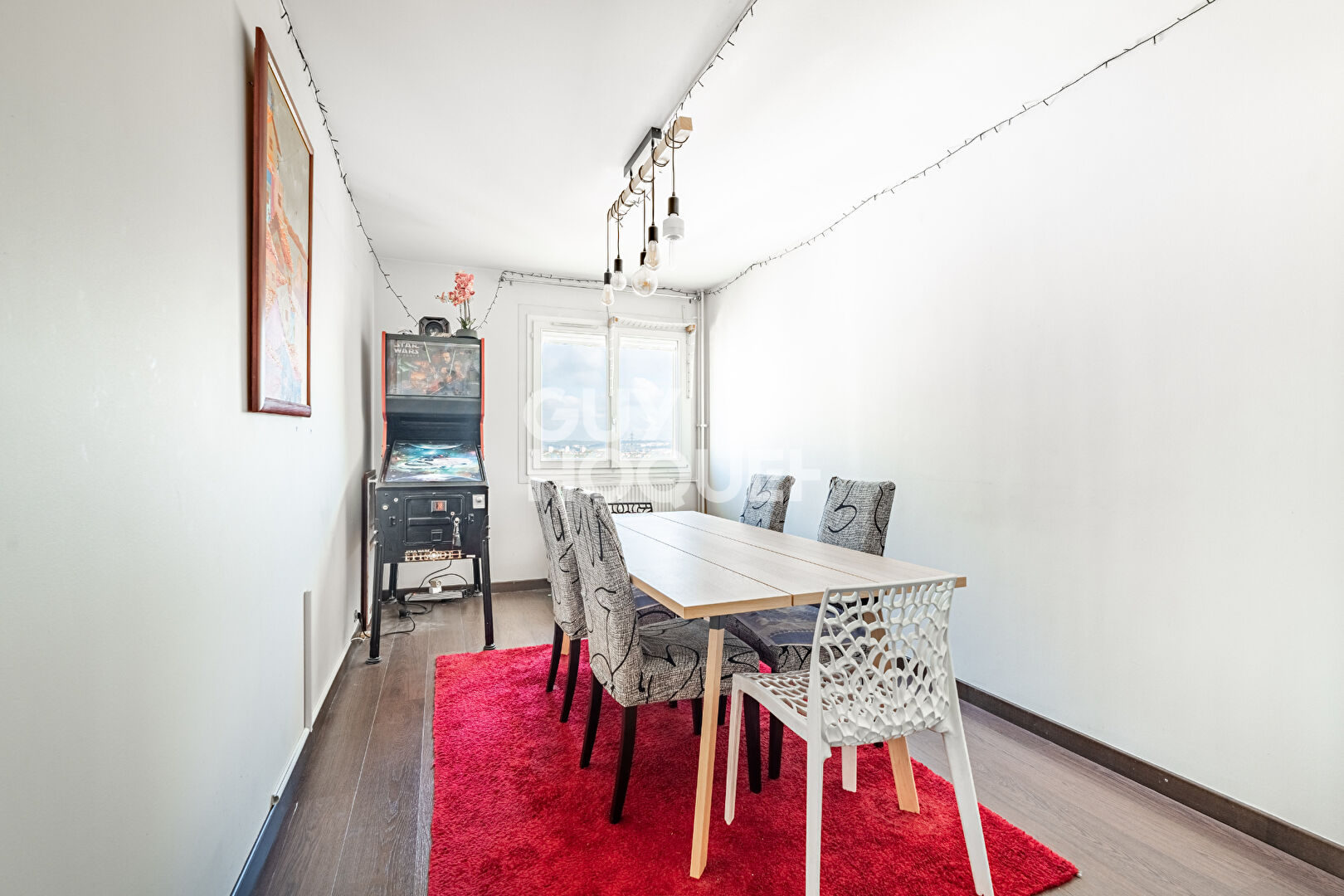 APPARTEMENT 5 PIECES EN DERNIER ETAGE