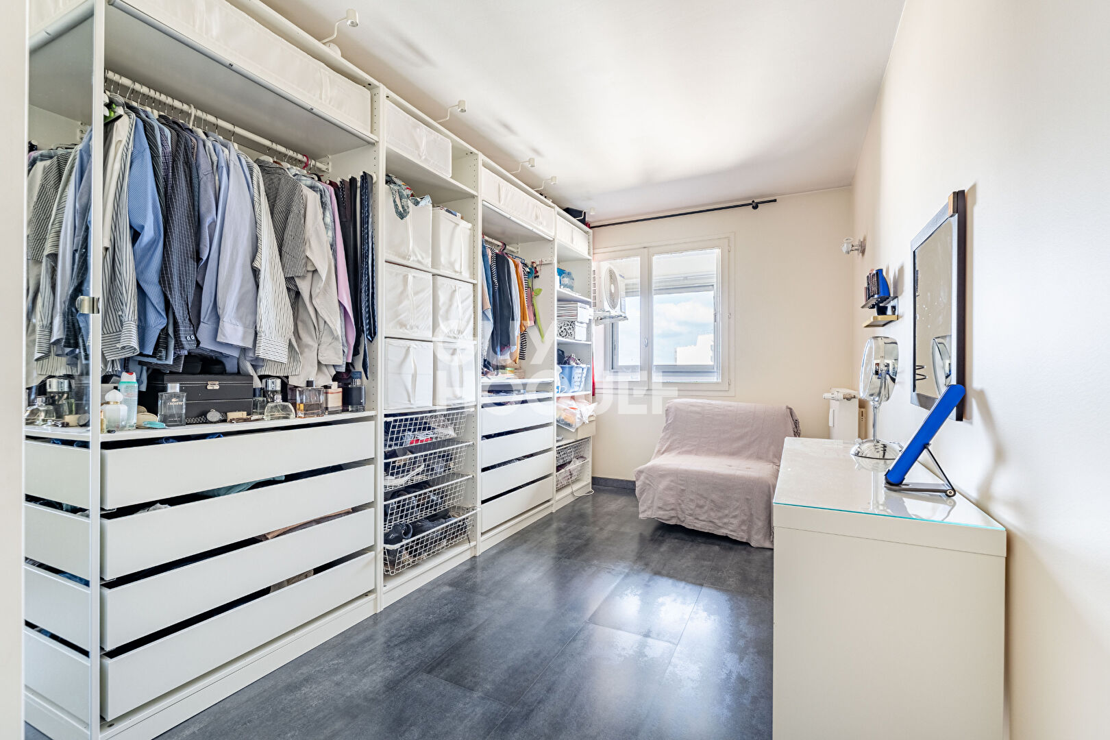 APPARTEMENT 5 PIECES EN DERNIER ETAGE