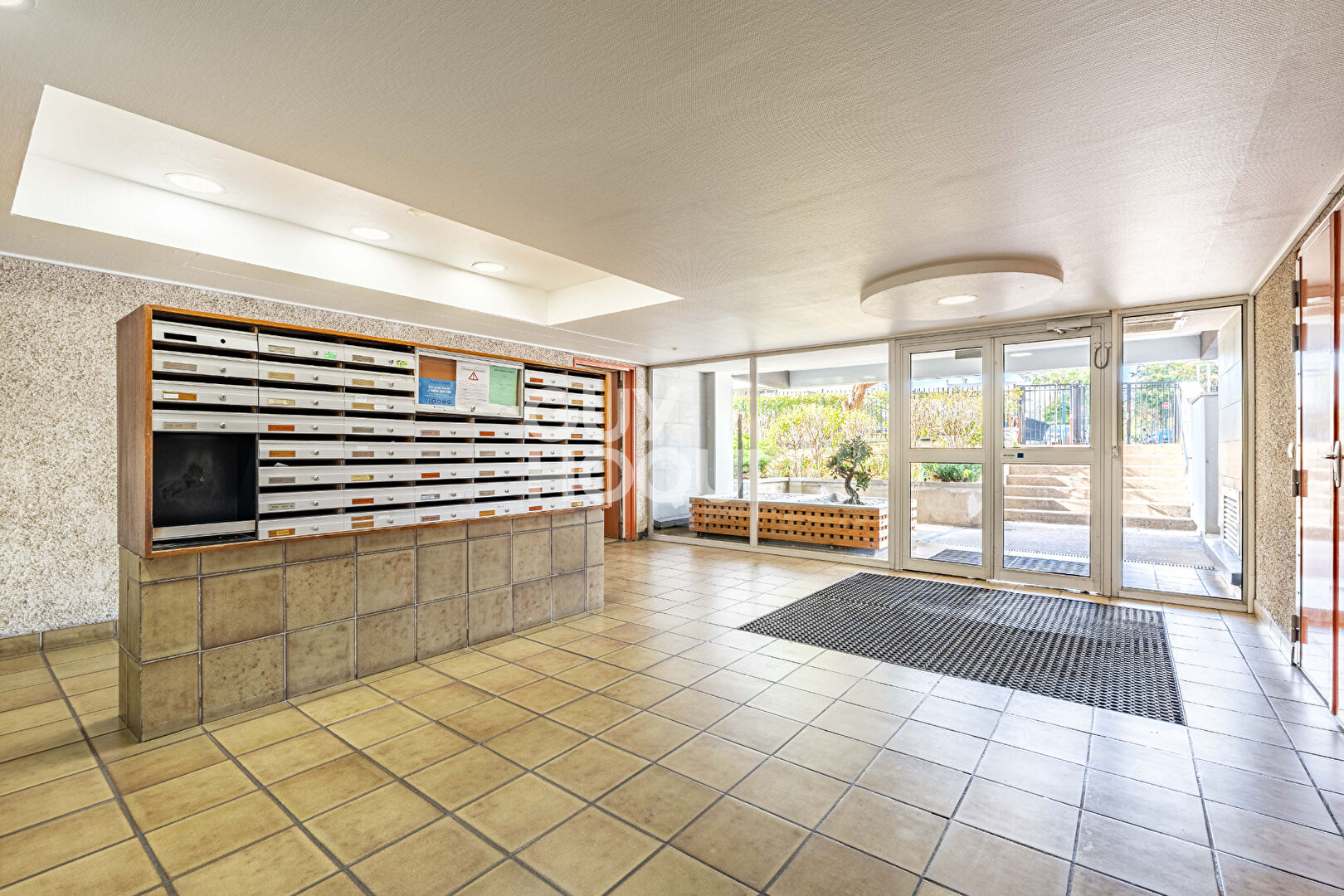 APPARTEMENT 5 PIECES EN DERNIER ETAGE