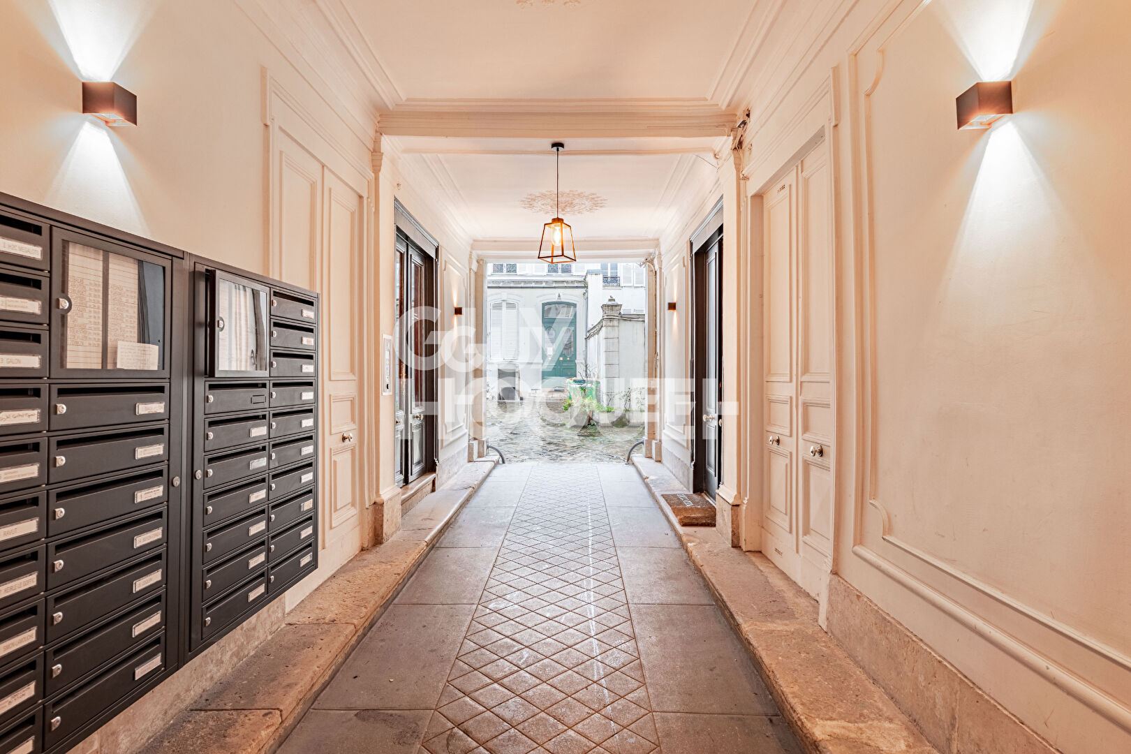 Appartement  2 pièces  Gare ST LAZARE