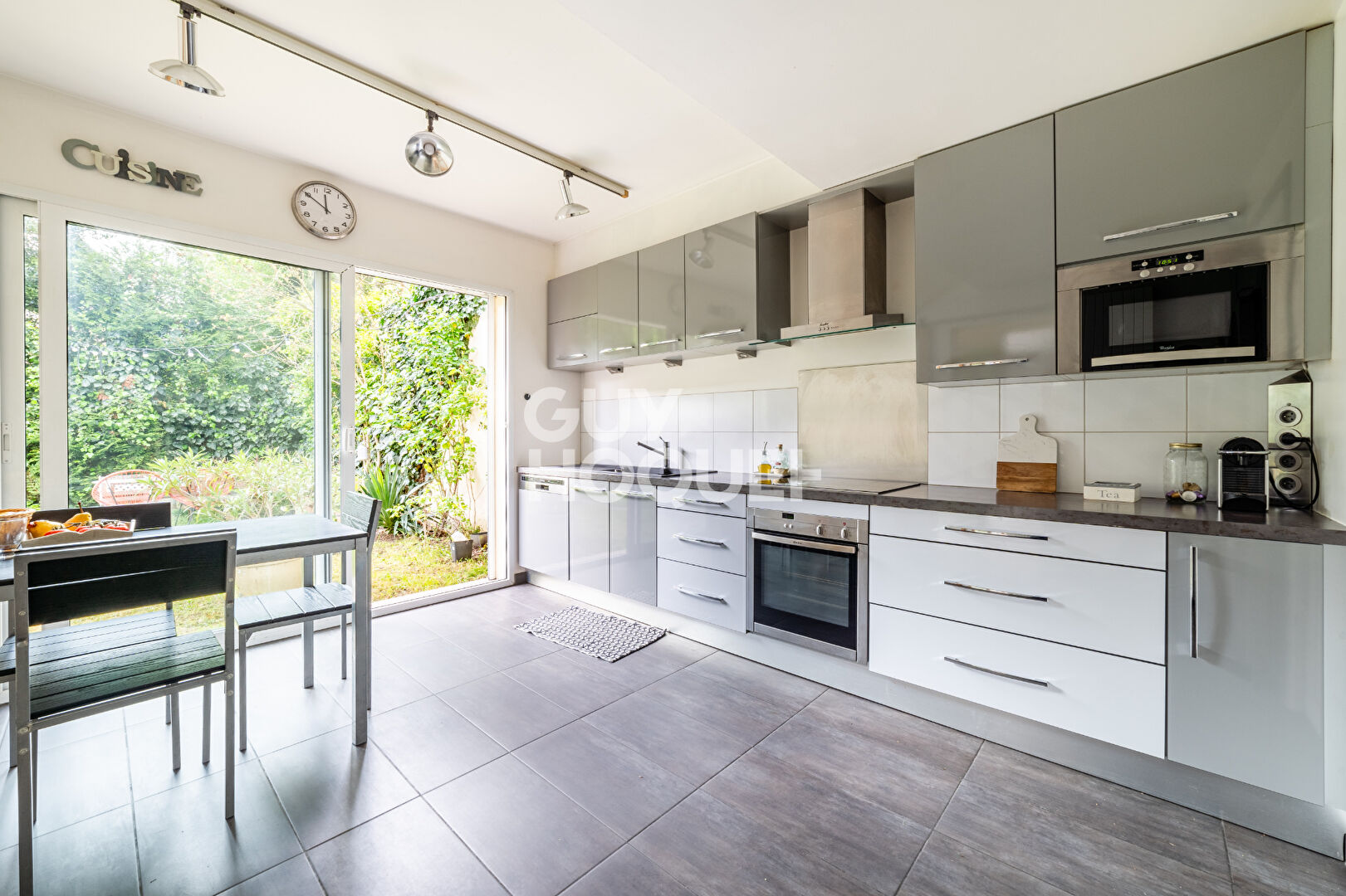 MAISON AVEC 4 CHAMBRES, JARDIN DE 200m² et GARAGE - Proche Gare de La-Garenne-Colombes