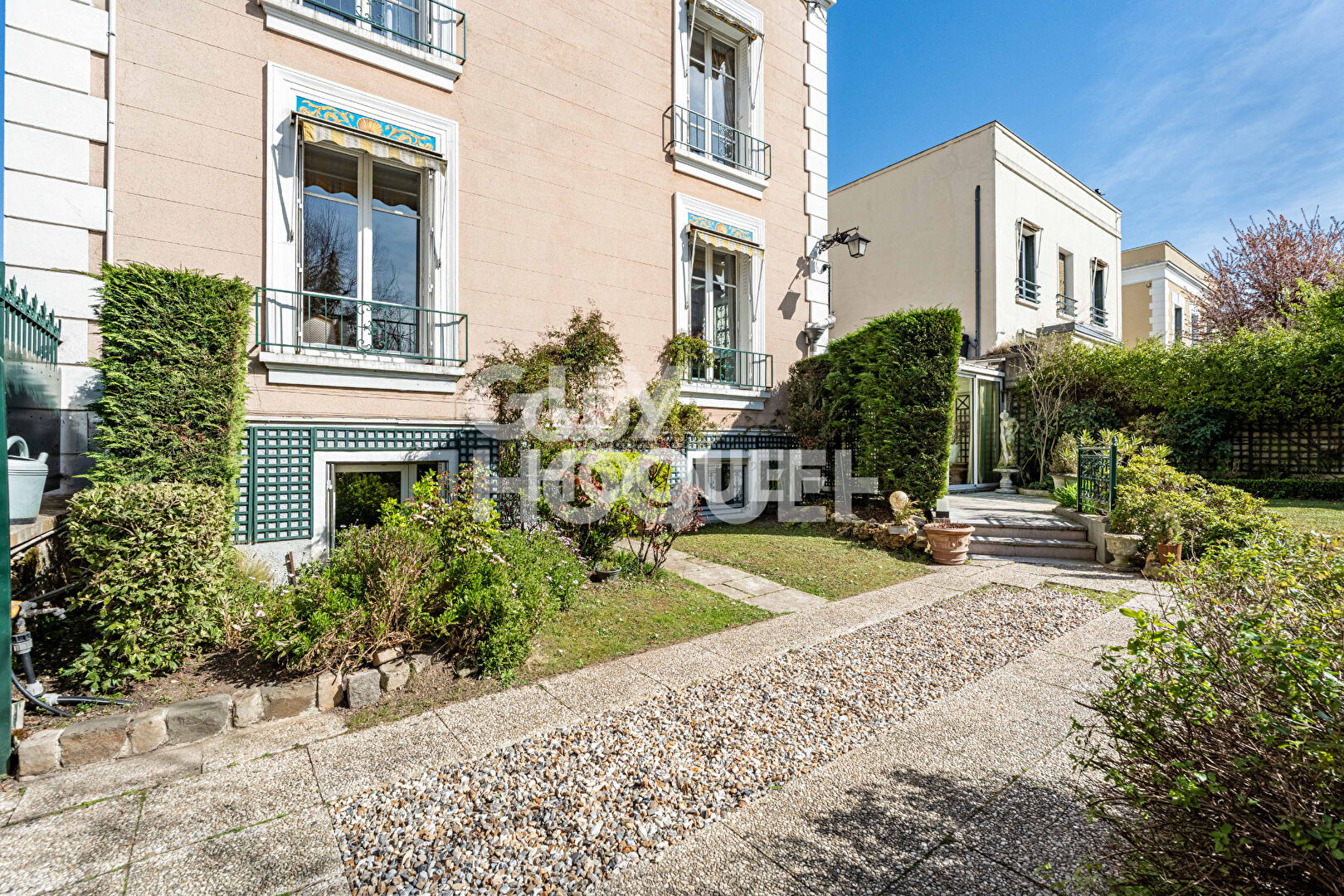 Maison de Prestige à Vendre à Courbevoie - Référence 4842