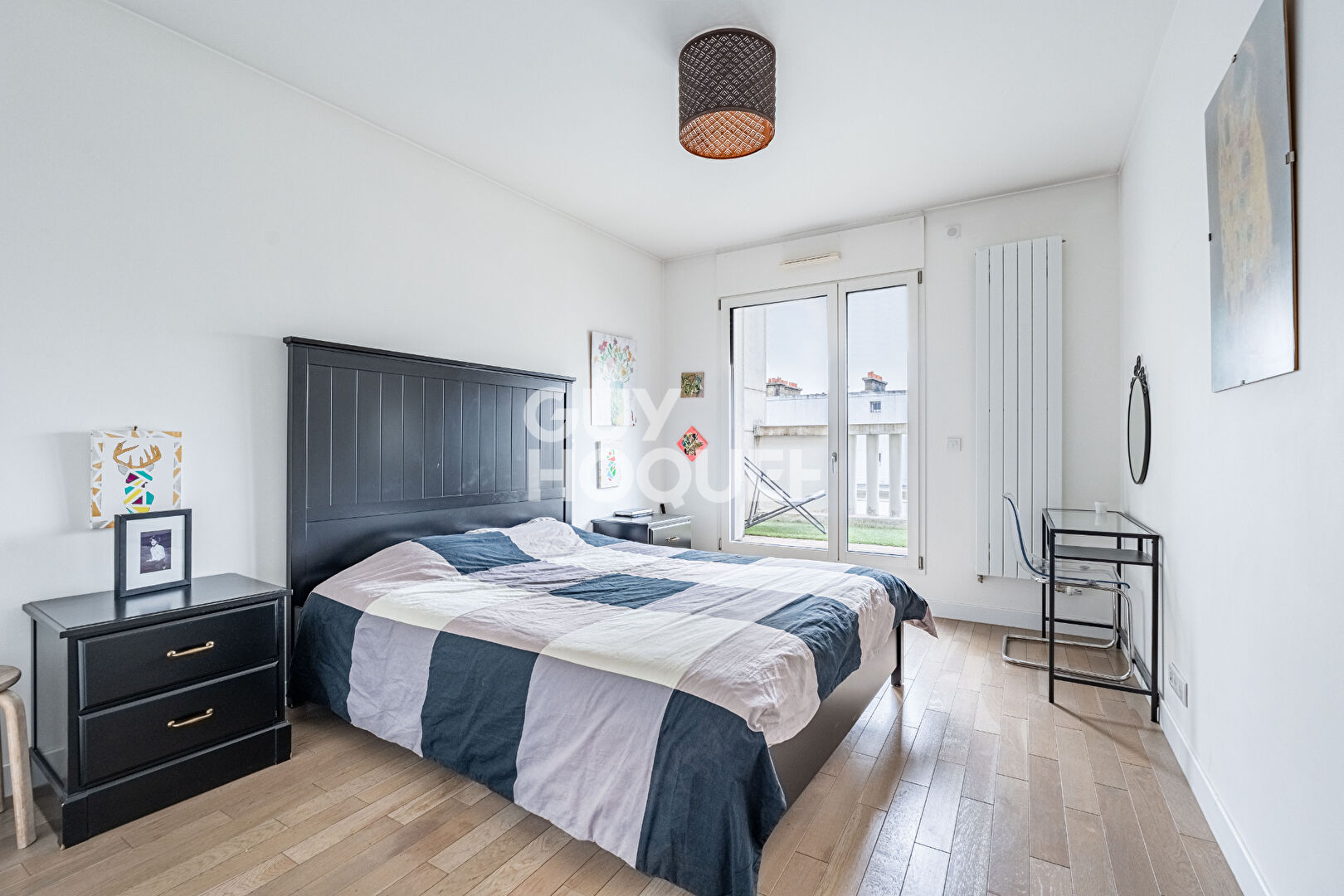 APPARTEMENT 5 PIECES EN DERNIER ETAGE AVEC TERRASSE, PARKINGS ET CAVE