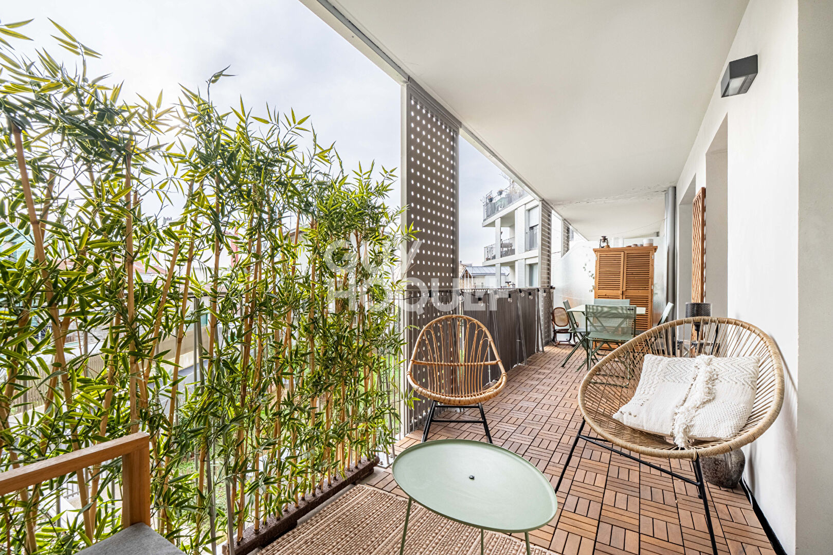 APPARTEMENT 3 PIECES AVEC TERRASSE PROCHE METRO GABRIEL PERI