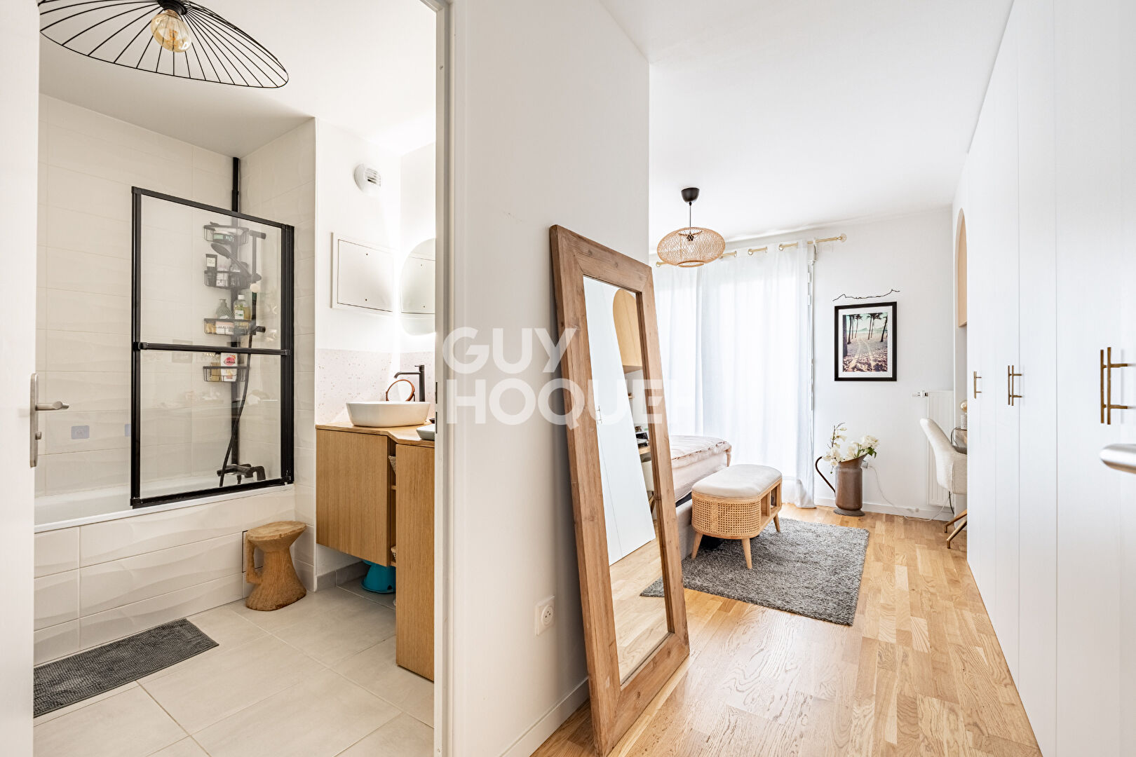 APPARTEMENT 3 PIECES AVEC TERRASSE PROCHE METRO GABRIEL PERI