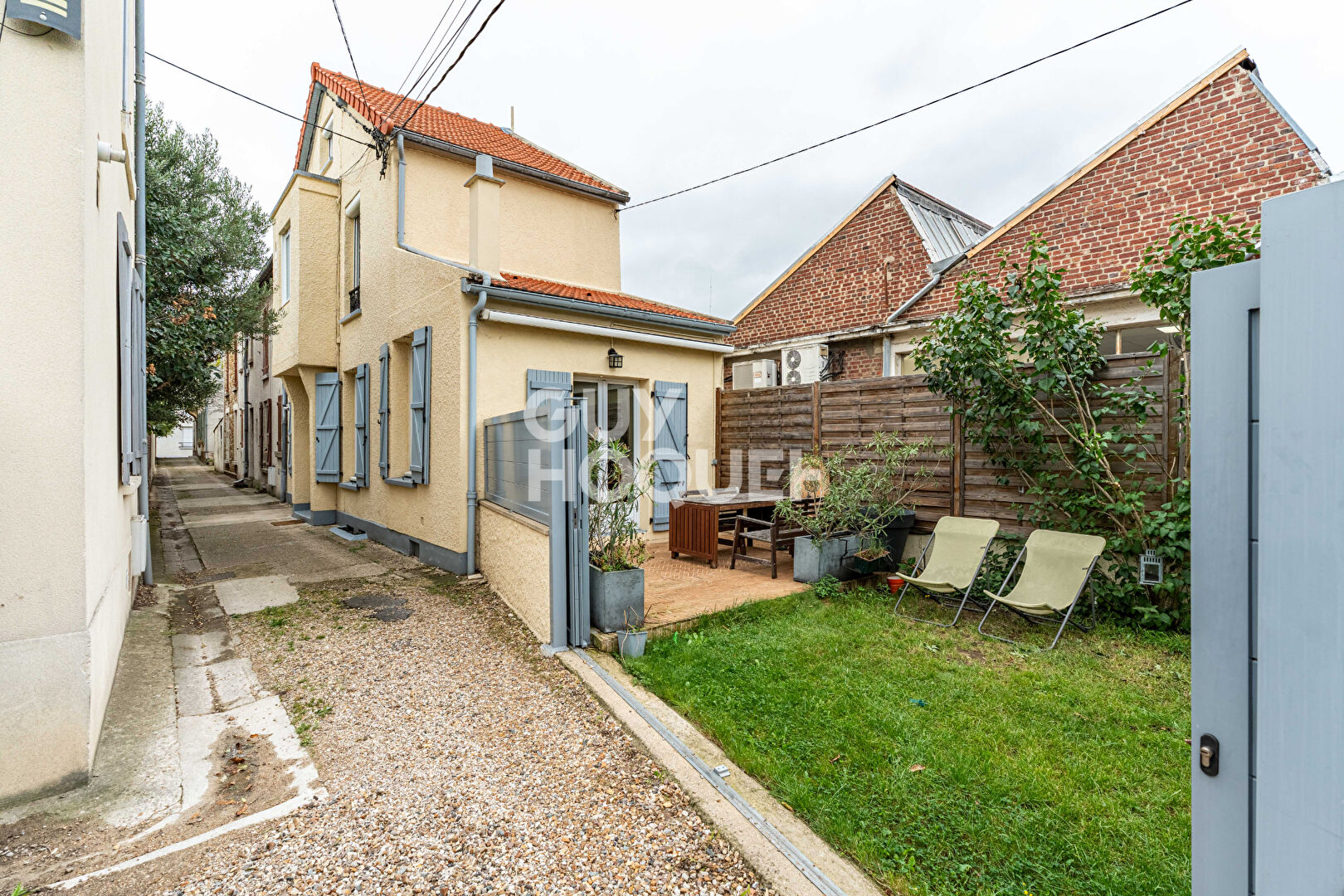 MAISON 3 CHAMBRES DANS UNE ALLEE PRIVEE