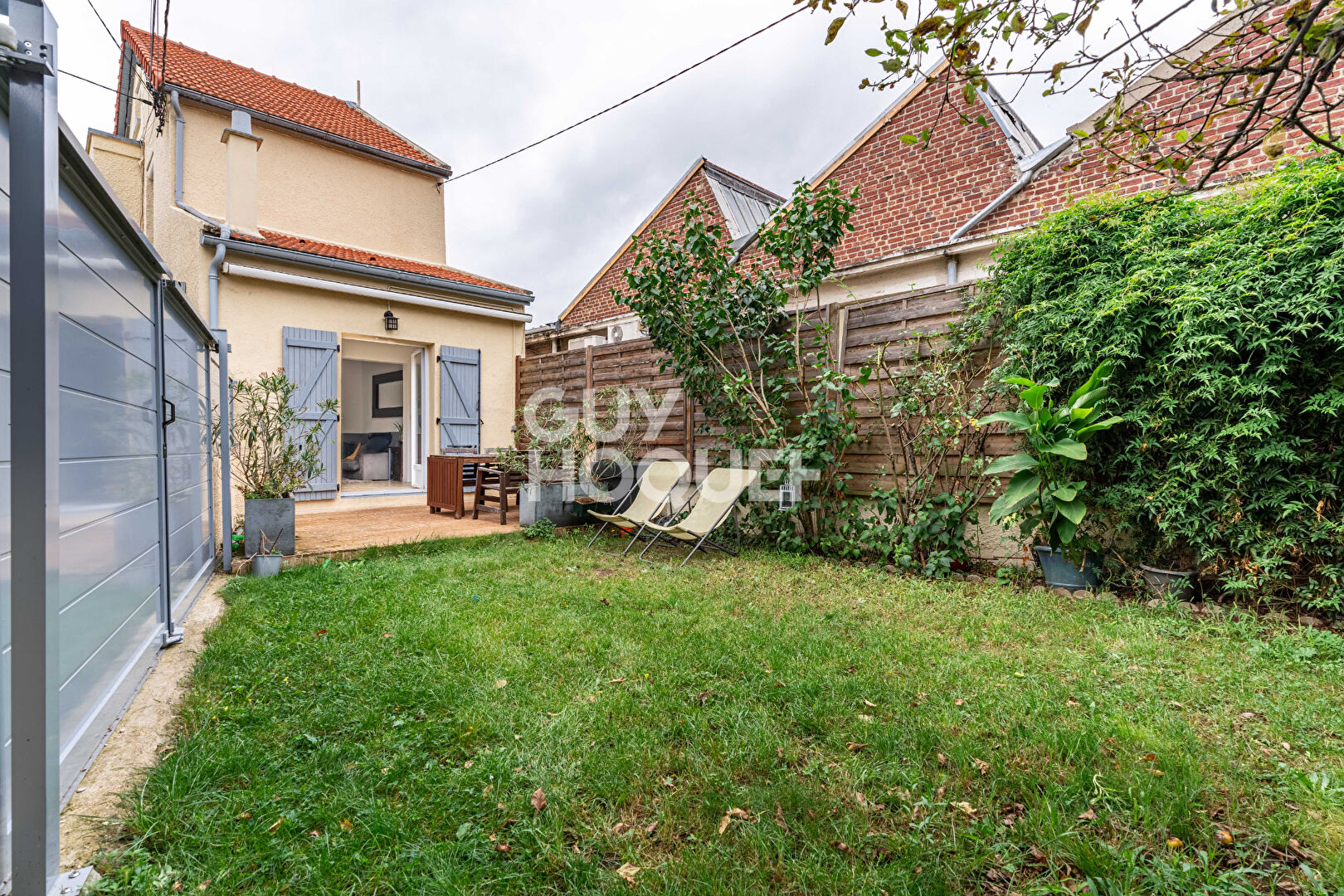 MAISON 3 CHAMBRES DANS UNE ALLEE PRIVEE