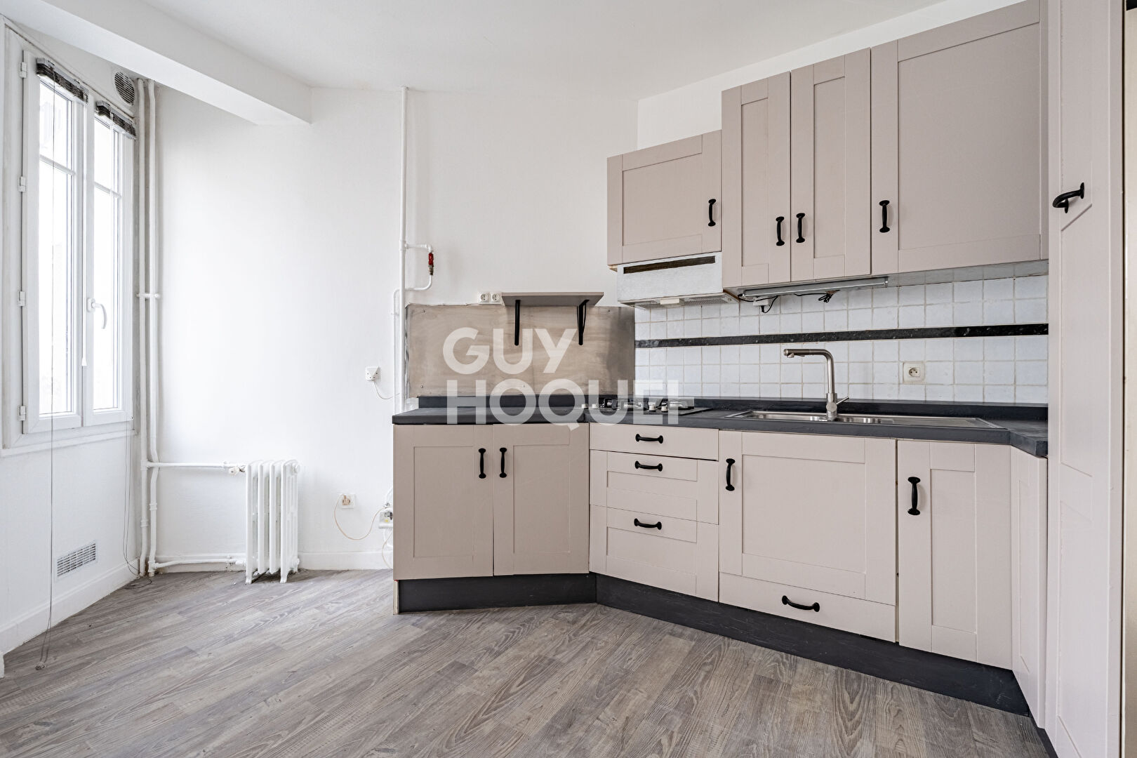 APPARTEMENT 2 PIECES - 4EME ETAGE AVEC ASCENSEUR