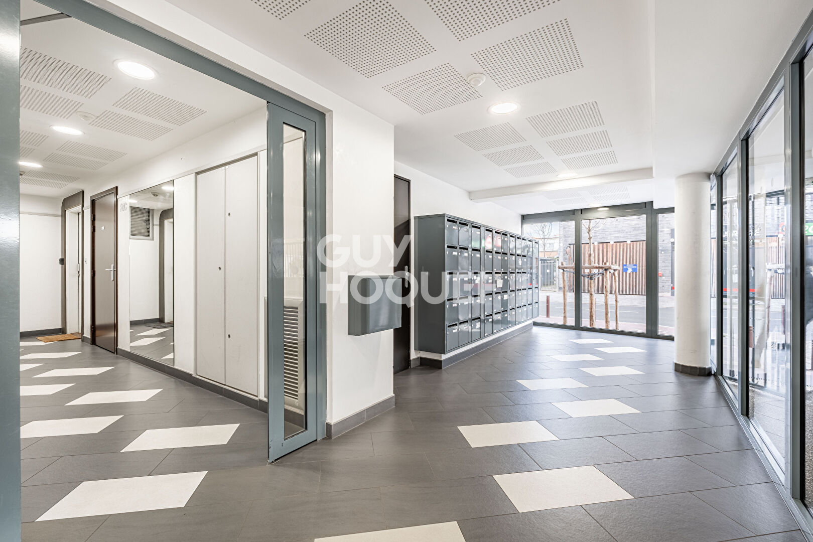 STUDIO A VENDRE AVEC PARKING