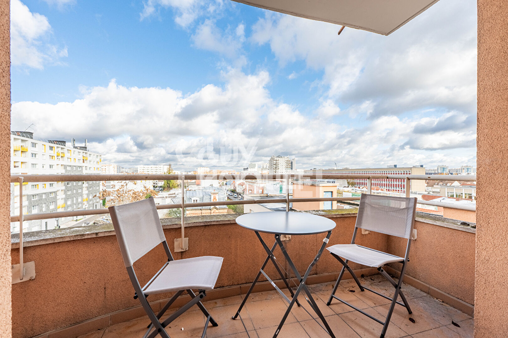 Appartement 2 Pièces de  46,52 m²  avec balcon et parking  - ASNIERES