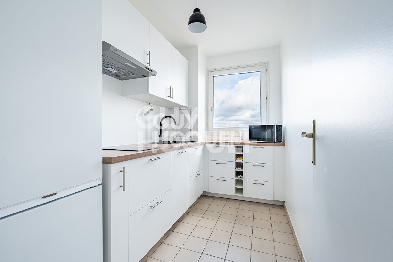 Appartement 2 Pièces de  46,52 m²  avec balcon et parking  - ASNIERES