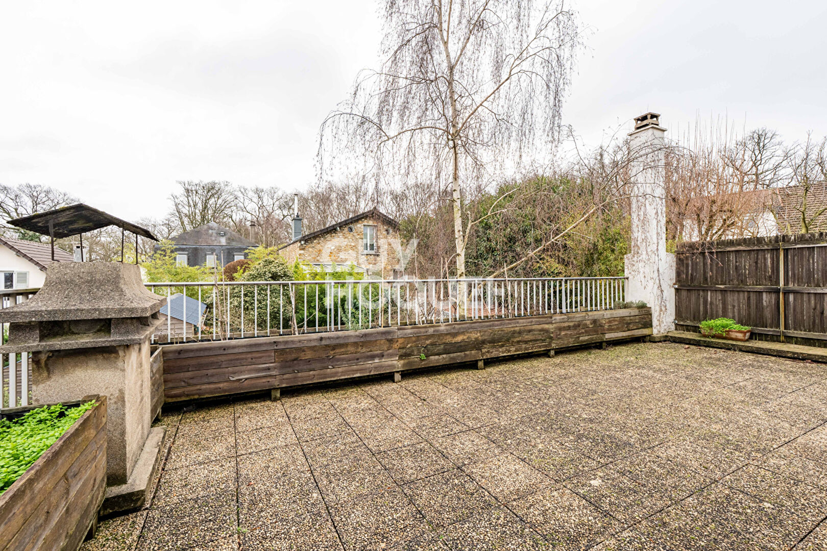 MAISON QUARTIER DES BRUYERES - 9 PIECES