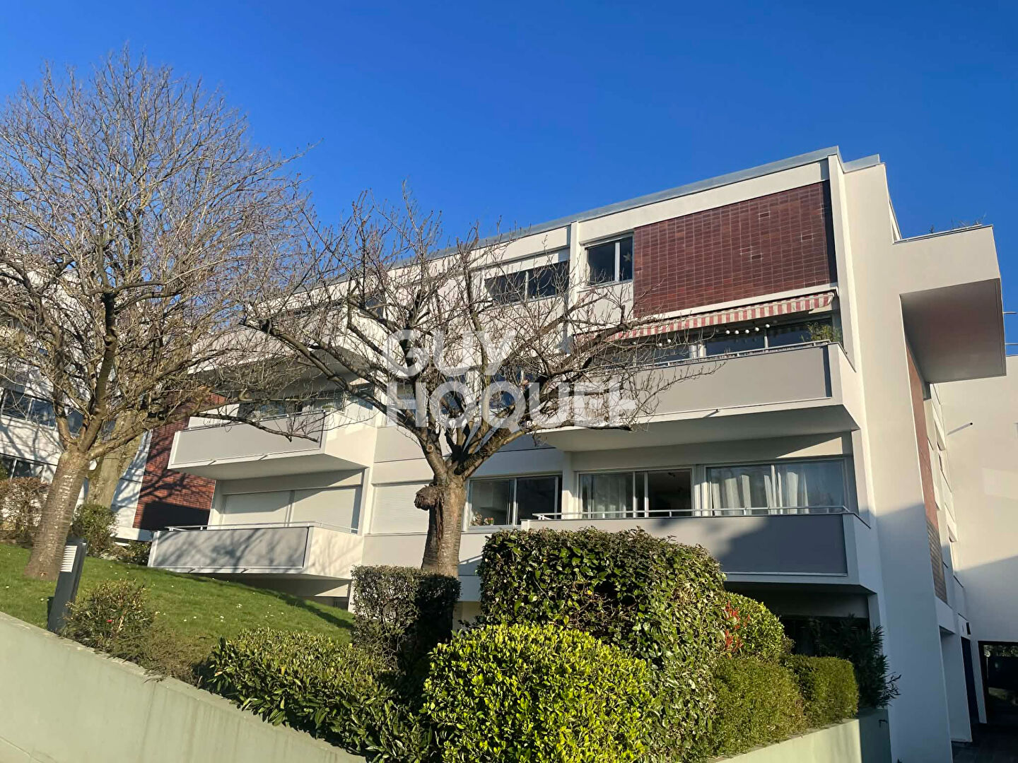 Appartement Garches 2 pièces 45m² avec balcon, parking et cave