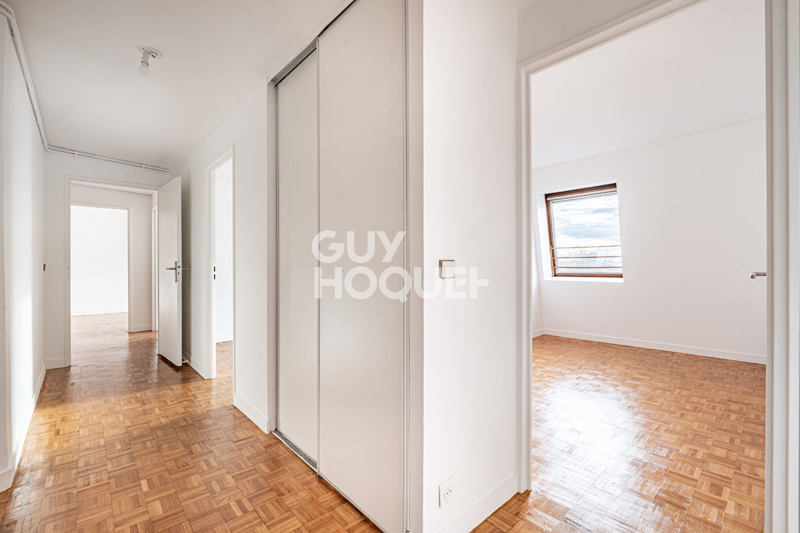 4 PIECES DERNIER ETAGE AVEC CAVE ET PARKING