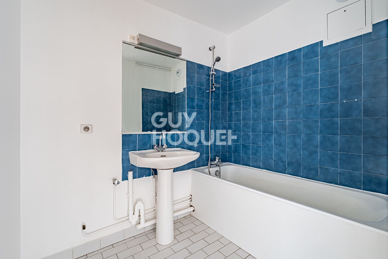 4 PIECES DERNIER ETAGE AVEC CAVE ET PARKING