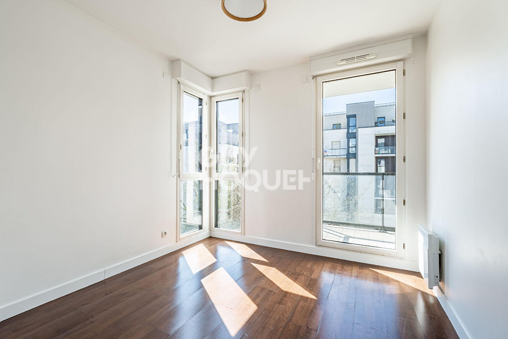 APPARTEMENT 3 PIECES AVEC PARKING ET BALCON