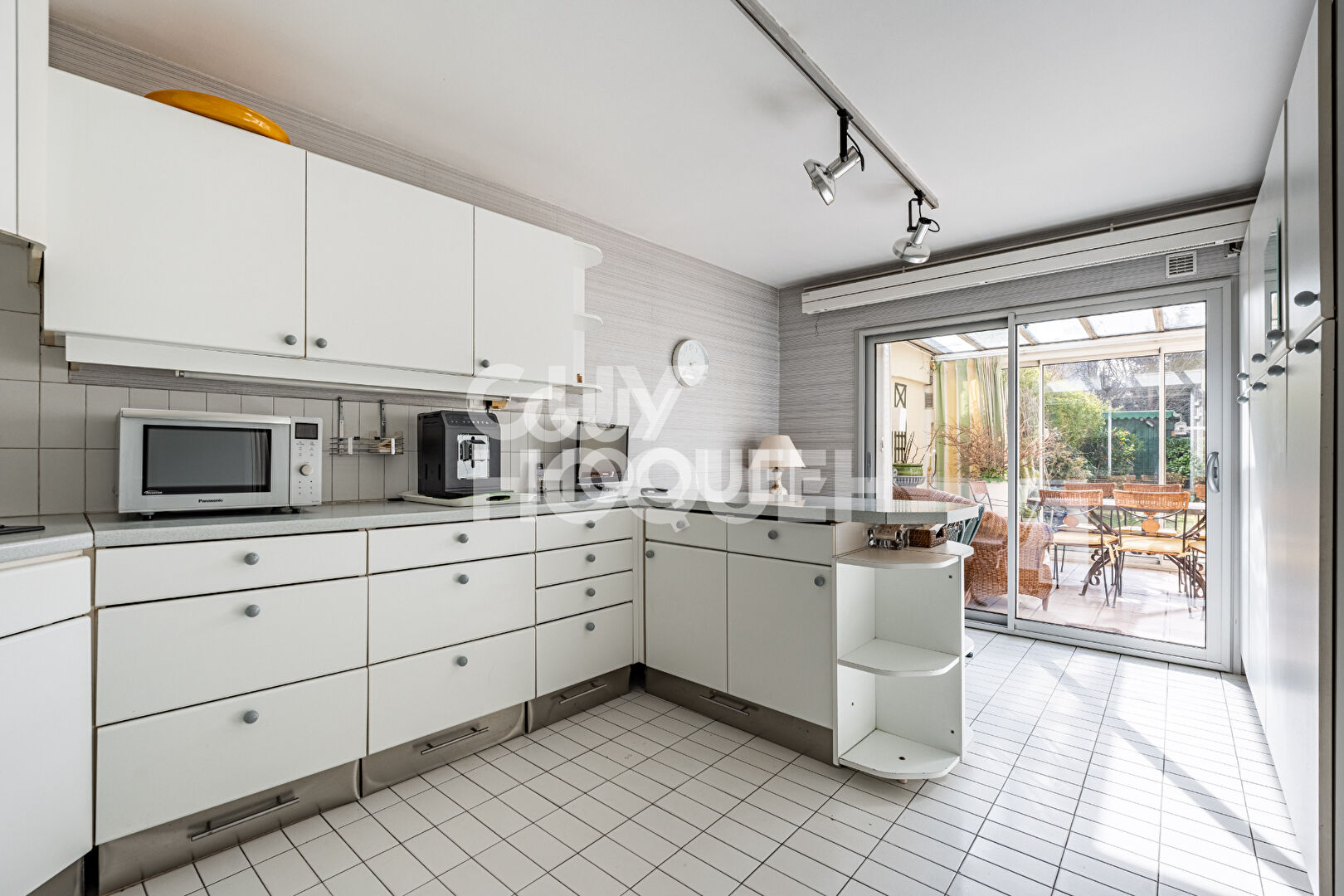 Maison de Prestige à Vendre à Courbevoie - Référence 4842