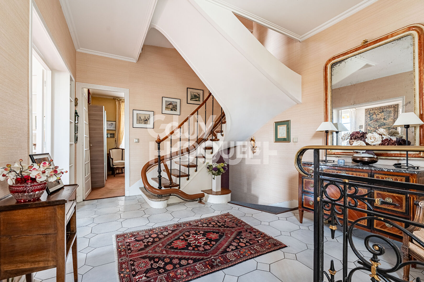 Maison de Prestige à Vendre à Courbevoie - Référence 4842