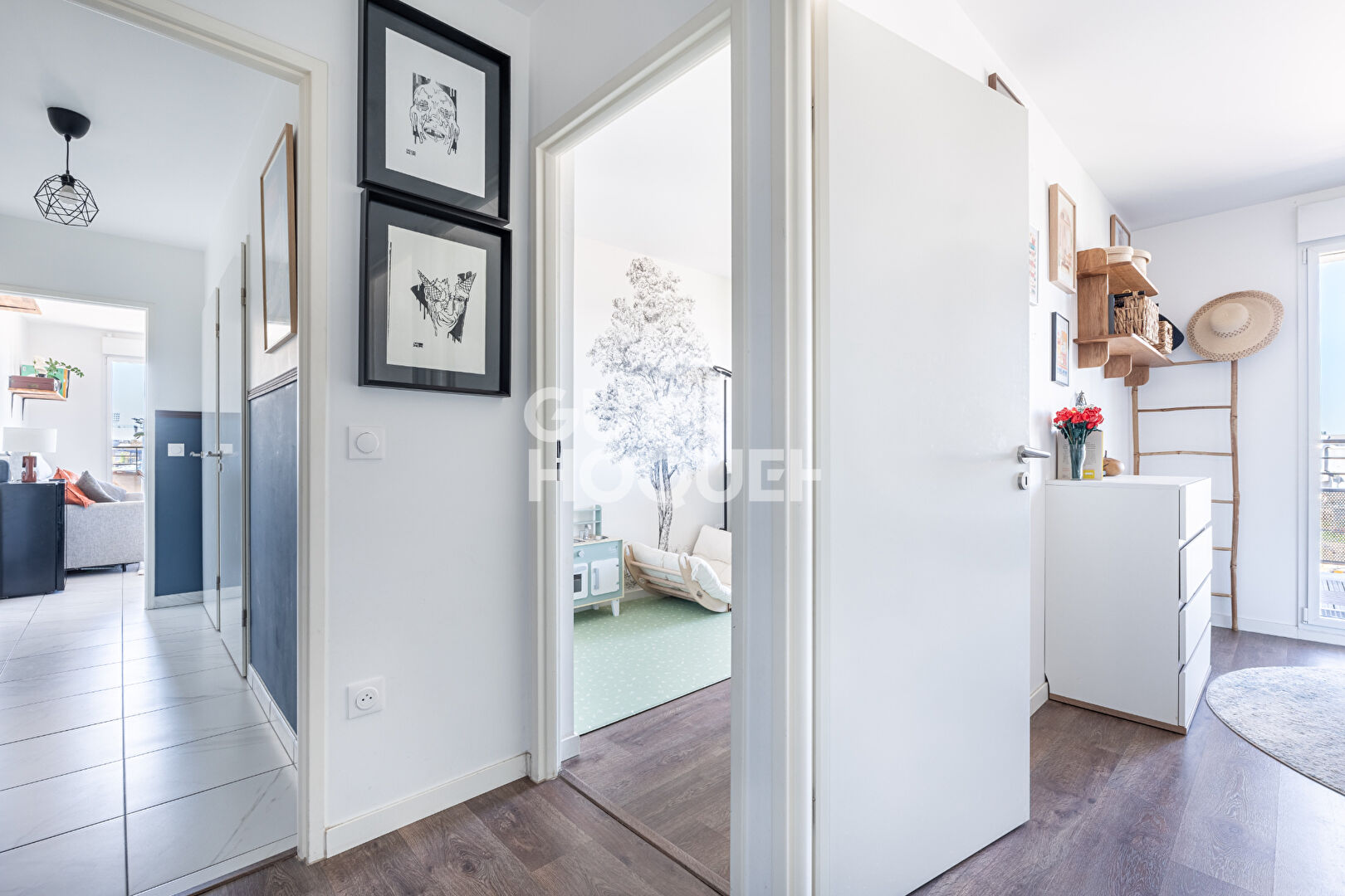 APPARTEMENT 3 PIECES AVEC TERRASSE ET PARKING