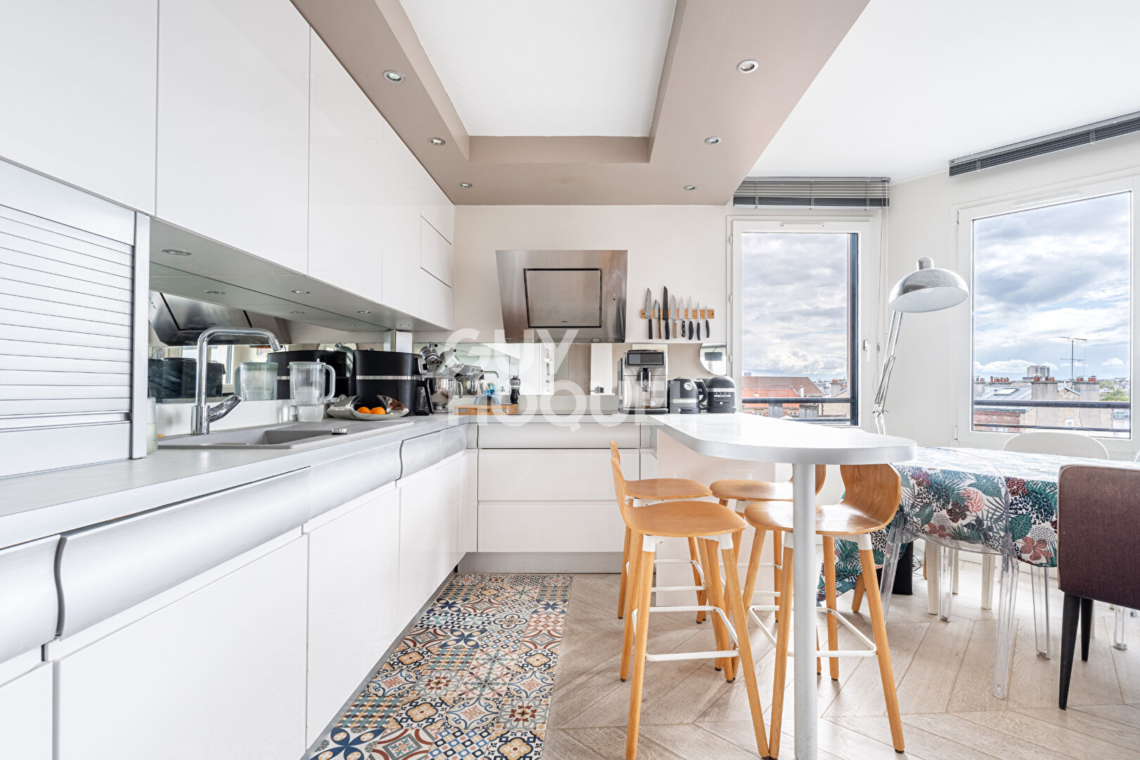 APPARTEMENT 3 PIECES AVEC PARKING ET TERRASSE 