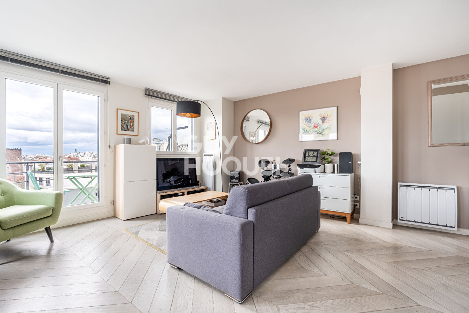 APPARTEMENT 3 PIECES AVEC PARKING ET TERRASSE 