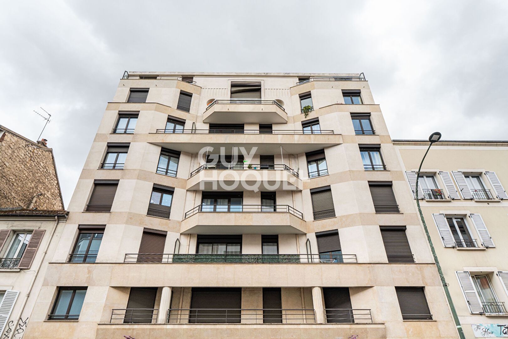 APPARTEMENT 3 PIECES AVEC PARKING ET TERRASSE 