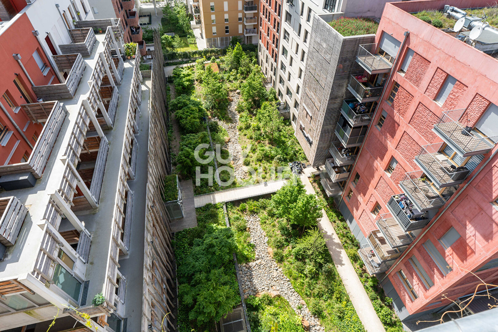 APPARTEMENT 4 PIECES AVEC TERRASSE EN DERNIER ETAGE