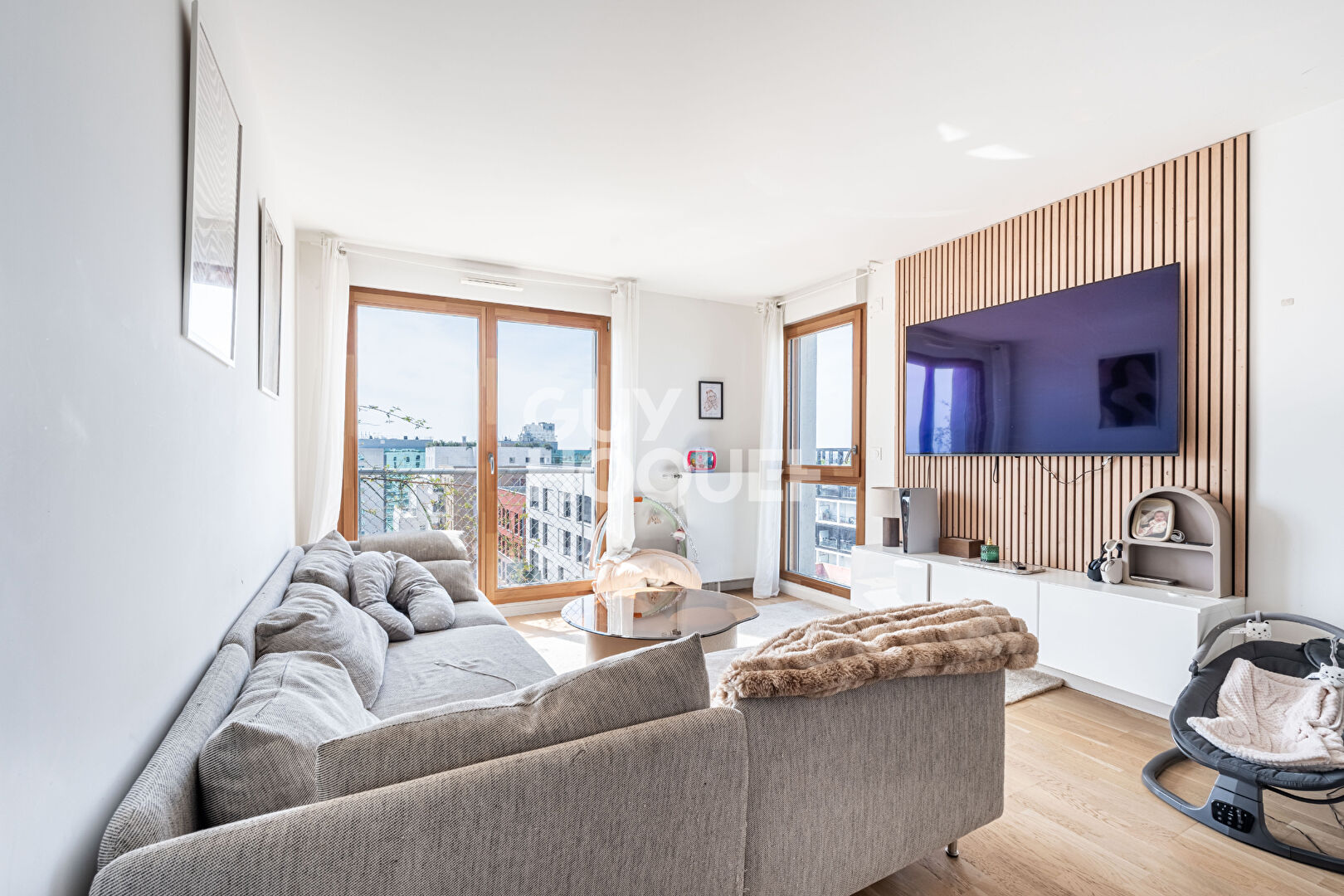 APPARTEMENT 4 PIECES AVEC BALCON ET PARKING