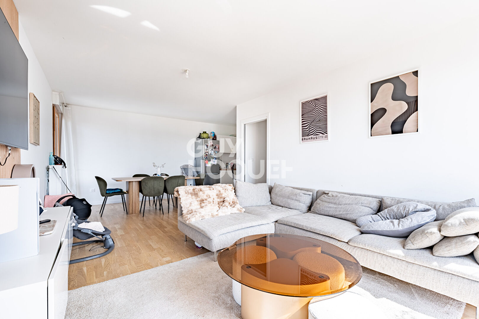 APPARTEMENT 4 PIECES AVEC BALCON ET PARKING