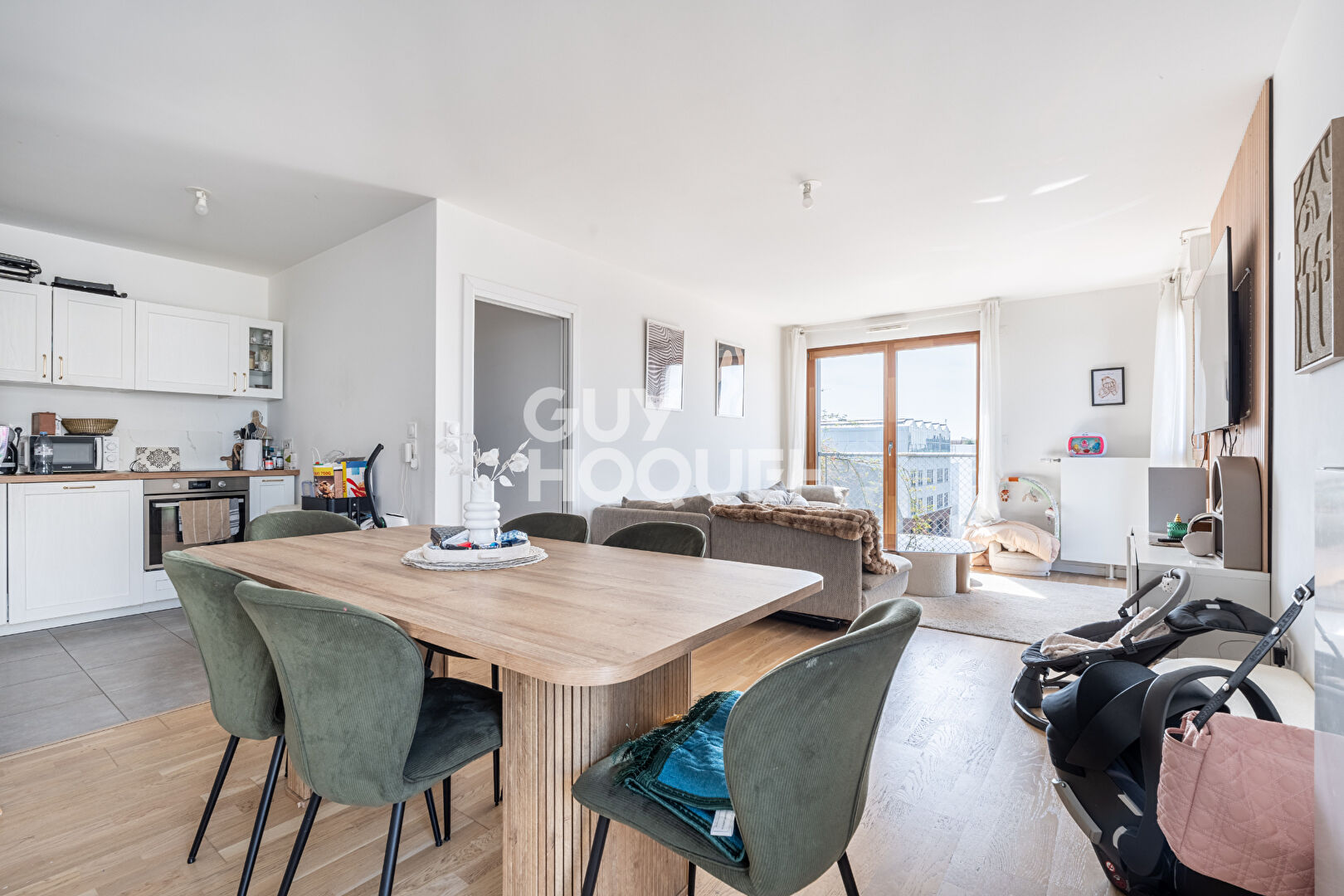 APPARTEMENT 4 PIECES AVEC BALCON ET PARKING