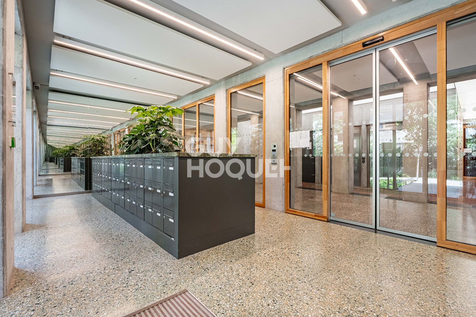 APPARTEMENT 4 PIECES AVEC BALCON ET PARKING
