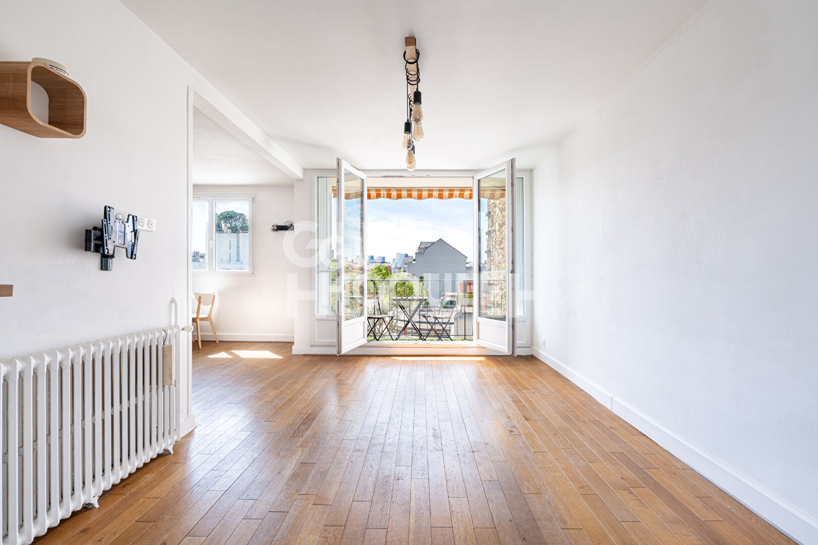 Appartement Asnieres Sur Seine 3 pièces avec balcon (2,75 m²)