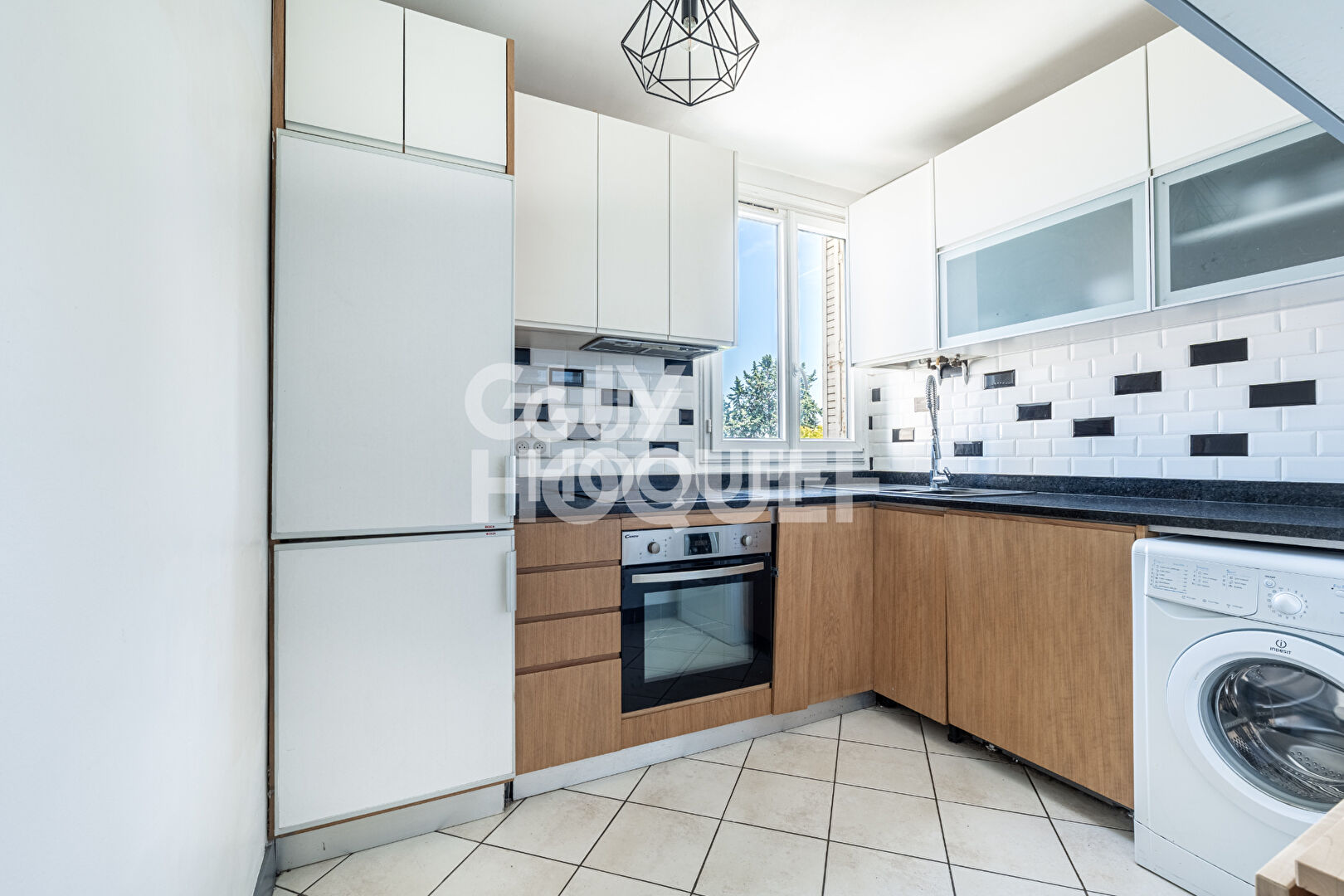 Appartement Asnieres Sur Seine 3 pièces avec balcon (2,75 m²)