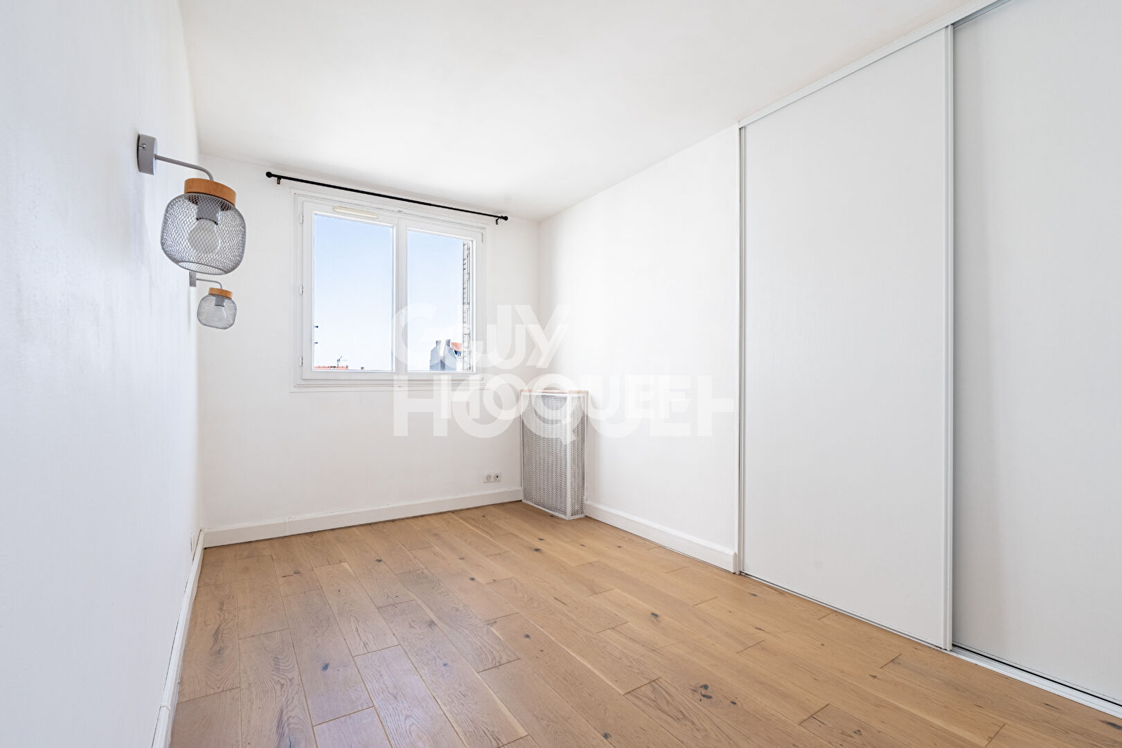 Appartement Asnieres Sur Seine 3 pièces avec balcon (2,75 m²)