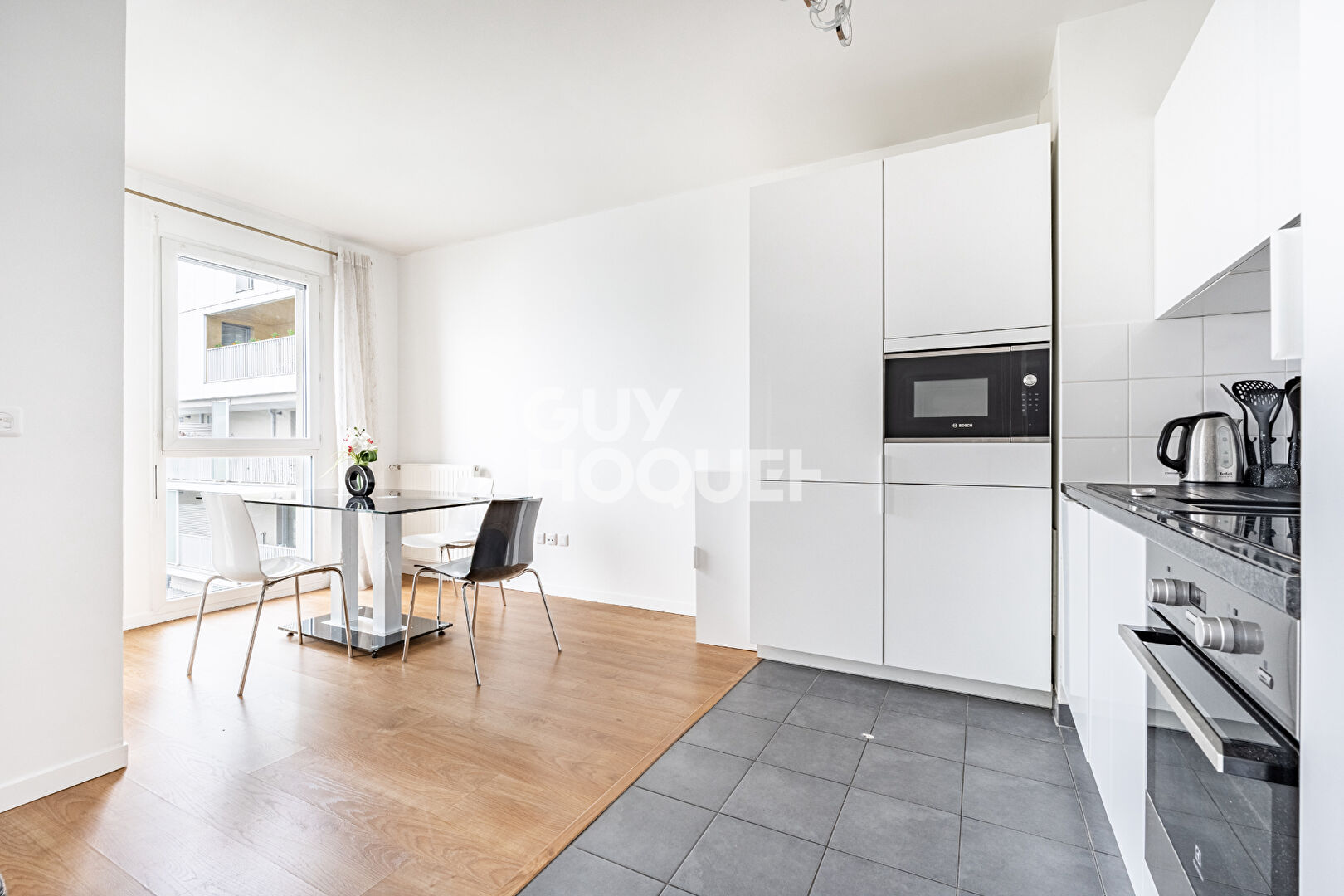 APPARTEMENT 3 PIECES AVEC BALCON ET PARKING 