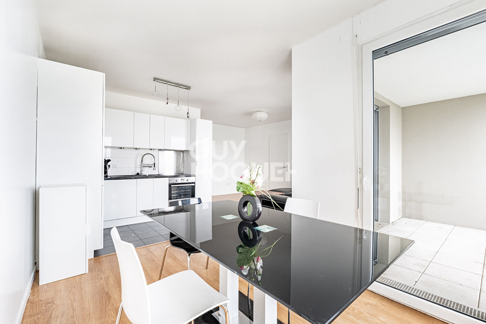 APPARTEMENT 3 PIECES AVEC BALCON ET PARKING 