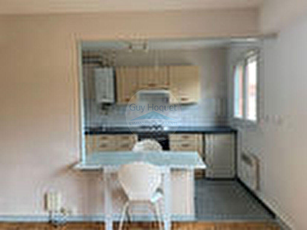 Coquet T1 loué avec parking privatif et cave à vendre sur BILLERE (64140)