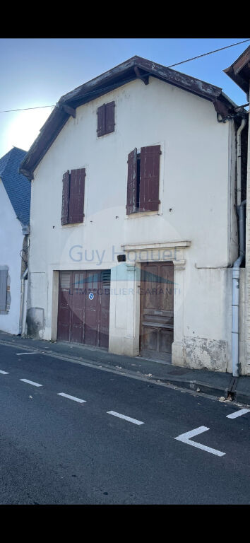 Maison Oloron-Sainte-Marie (64400) jardin , garage