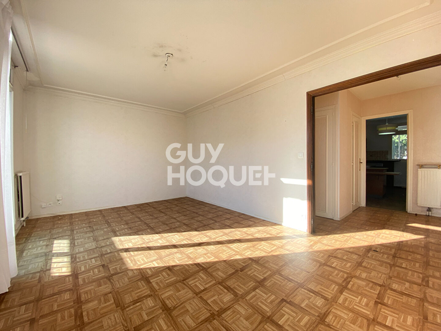 PAU : APPARTEMENT  5 PIECES 3 CHAMBRES