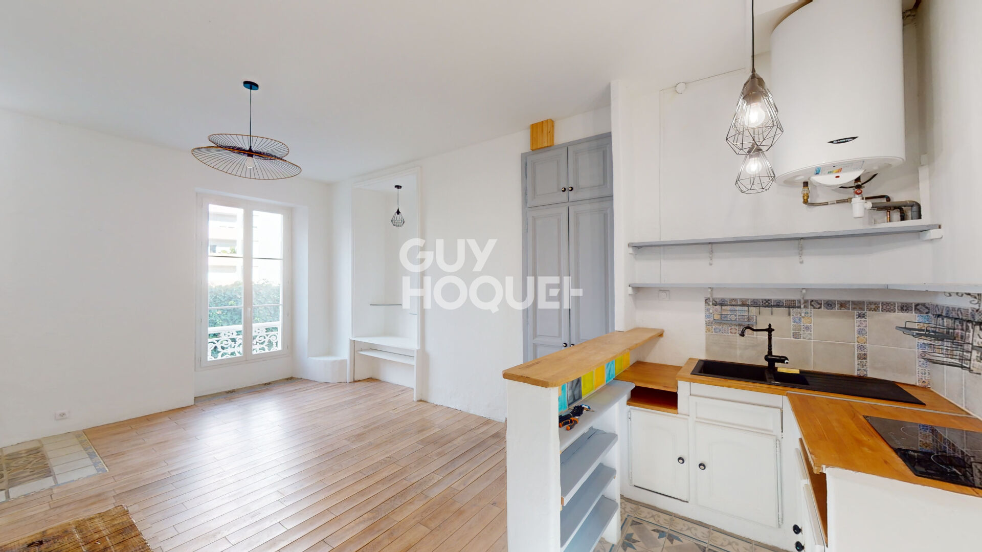 GRAND T1 bis - ATYPIQUE DE CARACTÈRE - 45.37 m2 - FAIBLE CHARGES