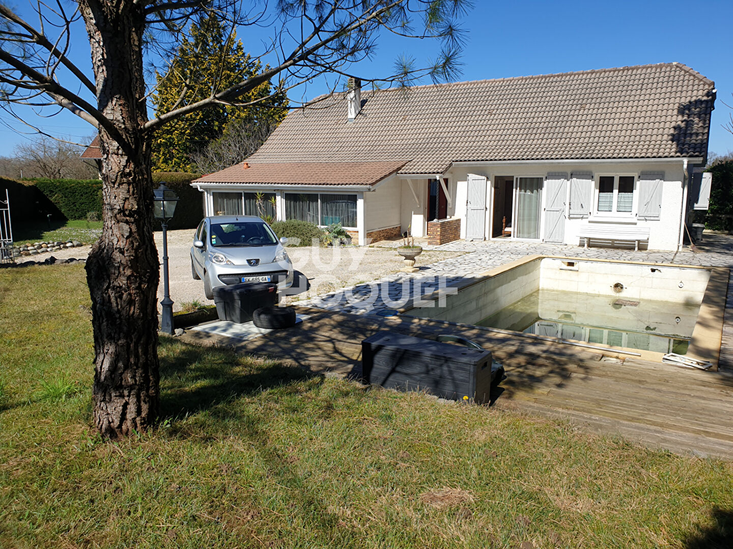 Saint-Castin, maison de plain-pied avec piscine