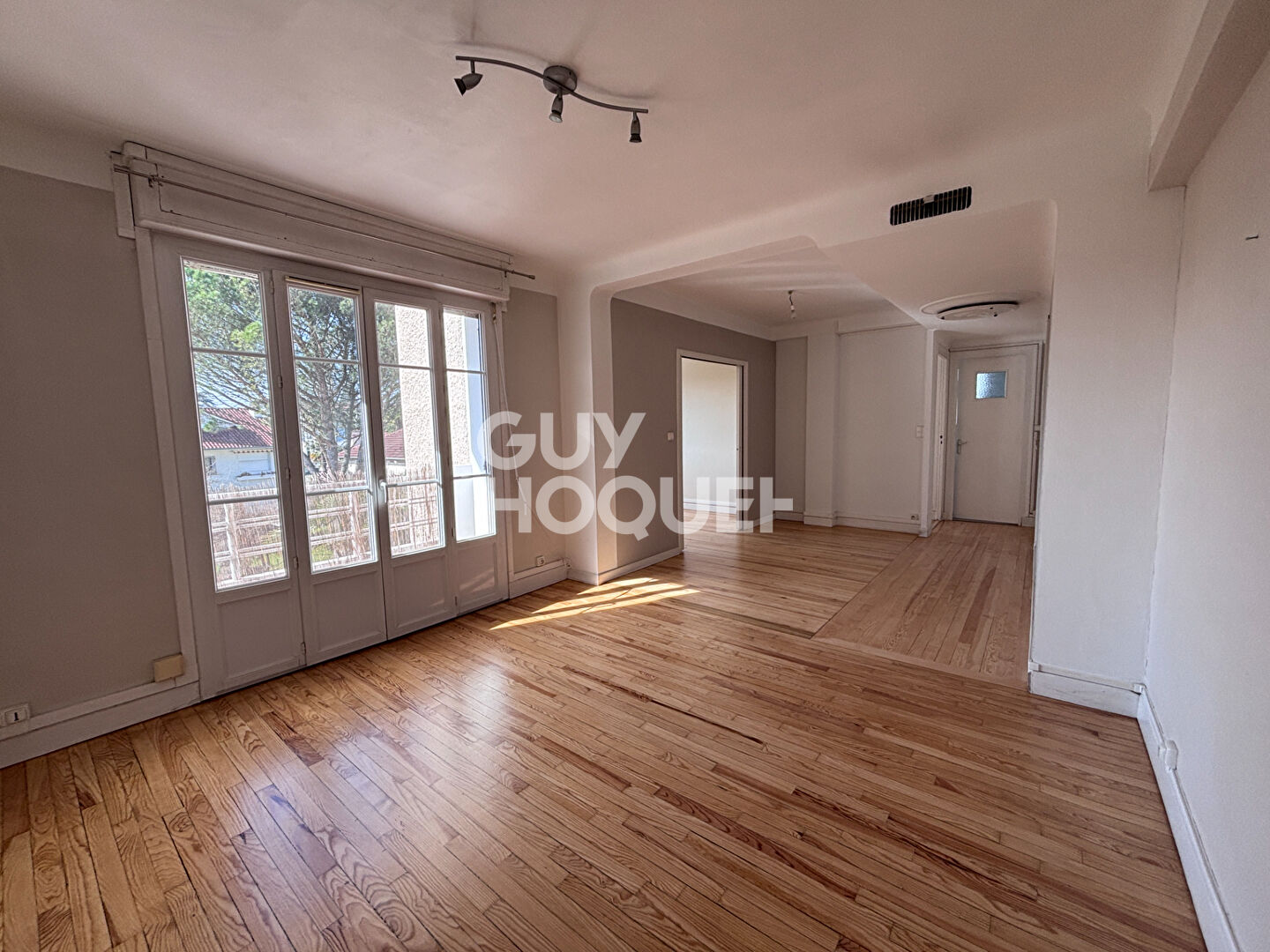 APPARTEMENT T3 AVEC GARAGE, CAVE ET BALCON
